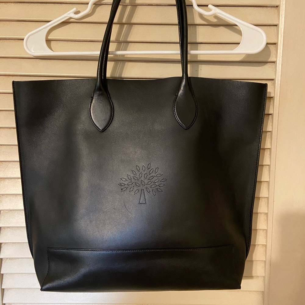 🪴 Authentic Black MulberryTote🪴